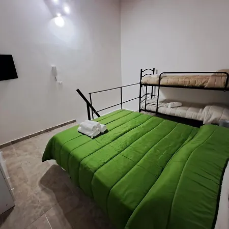 Four Apartment *